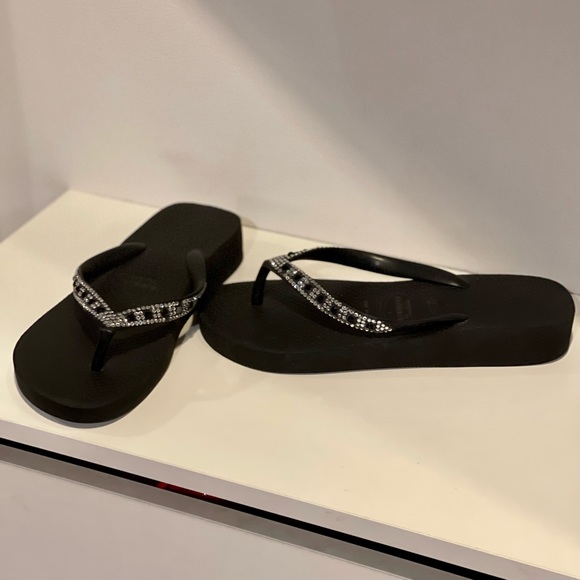 SOLD! Swarovski Crystal Havianas, Size 7/8 - Lightly used - No missing crystals! - Picture 3 of 5